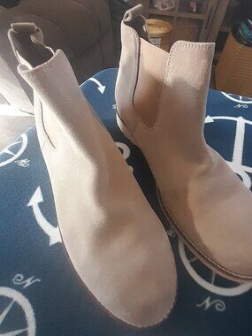 Women's Blondo Waterproof tan boots size 9M